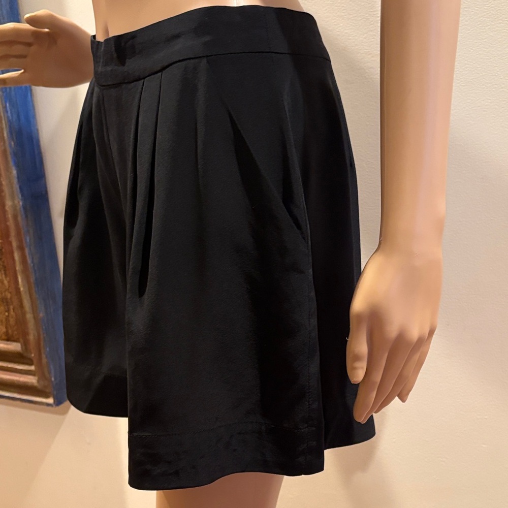 ZIMMERMAN size 1 (US 6) Black Pleated , with Pockets , 100% Silk Women's Shorts - Picture 2 of 9